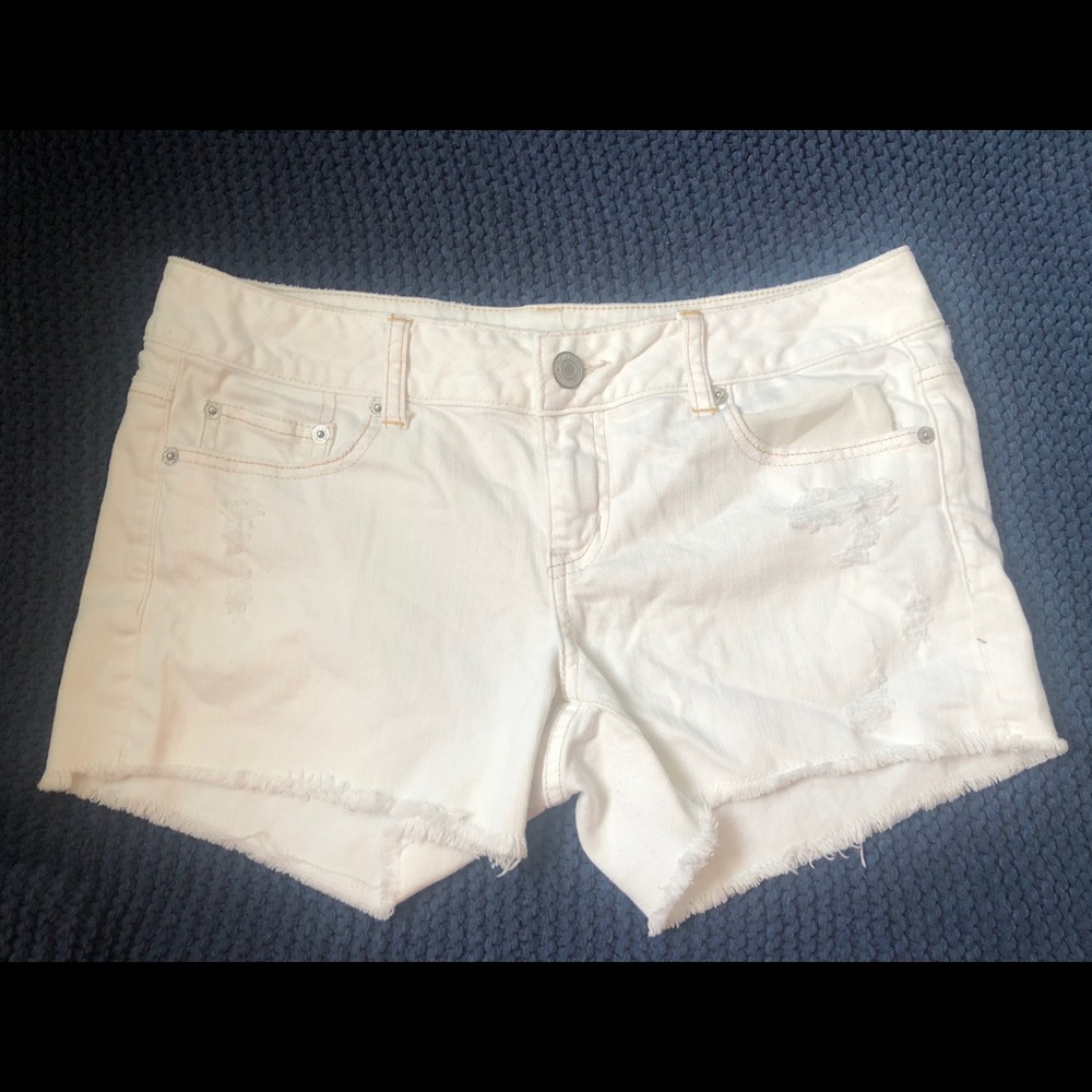 White American Eagle Shorts
